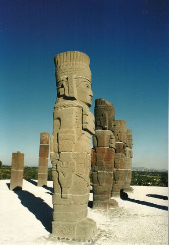 Figuren der Morgensternpyramide bei Tula